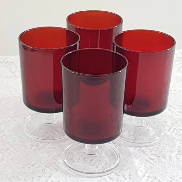4pc Vintage Luminarc Cavalier Ruby Red Wine Glasses Set - 6oz Retro Barware - Picture 7 of 10